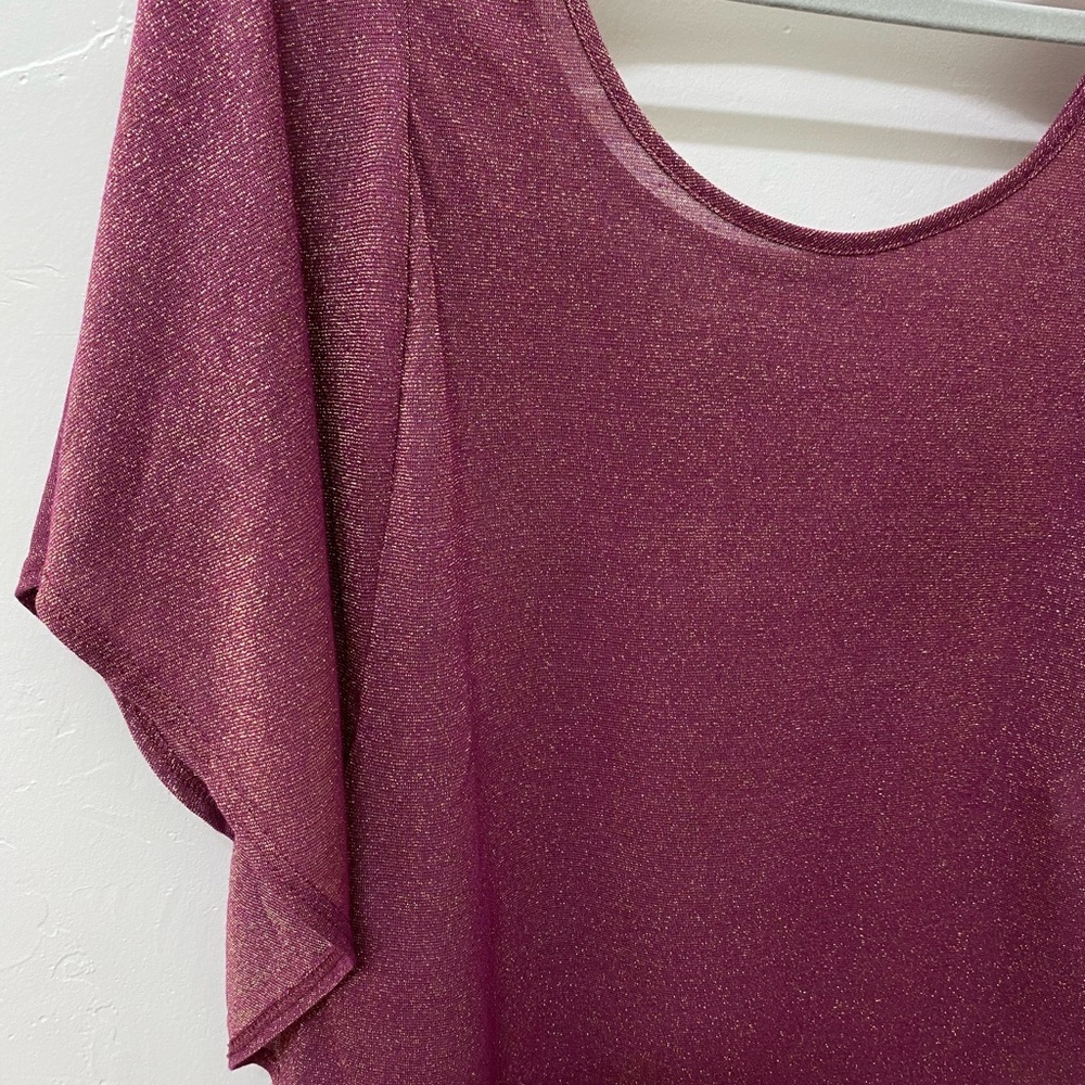 ❤️❤️Nordstrom’s Soprano Shimmering Gold Burgundy Cut-Out Butterfly Blouse